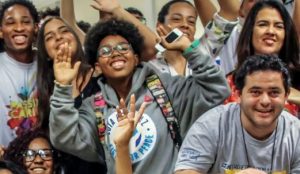 Guia do(a) Mobilizador(a) de Adolescentes e Jovens apresenta as responsabilidades dos mobilizadores, como dicas sobre como criar ou fortalecer um núcleo de cidadania de adolescentes