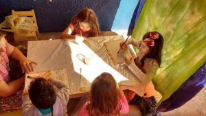 Imagem ilustrativa para o 1º encontro da rede de escolas desmedicalizadas. Crédito: reprodução A Casa Tombada